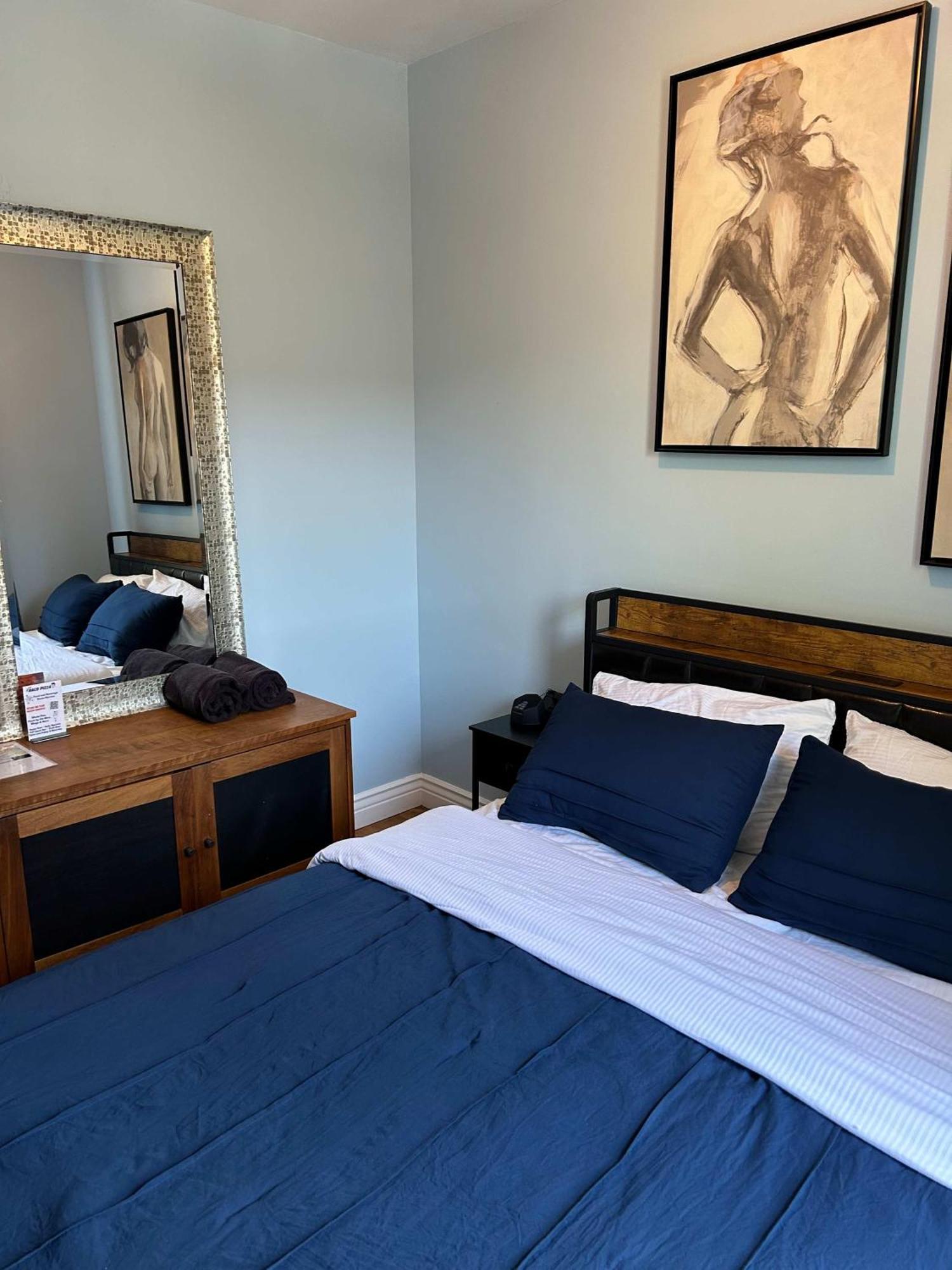 Blue In Dorothy's Bnb