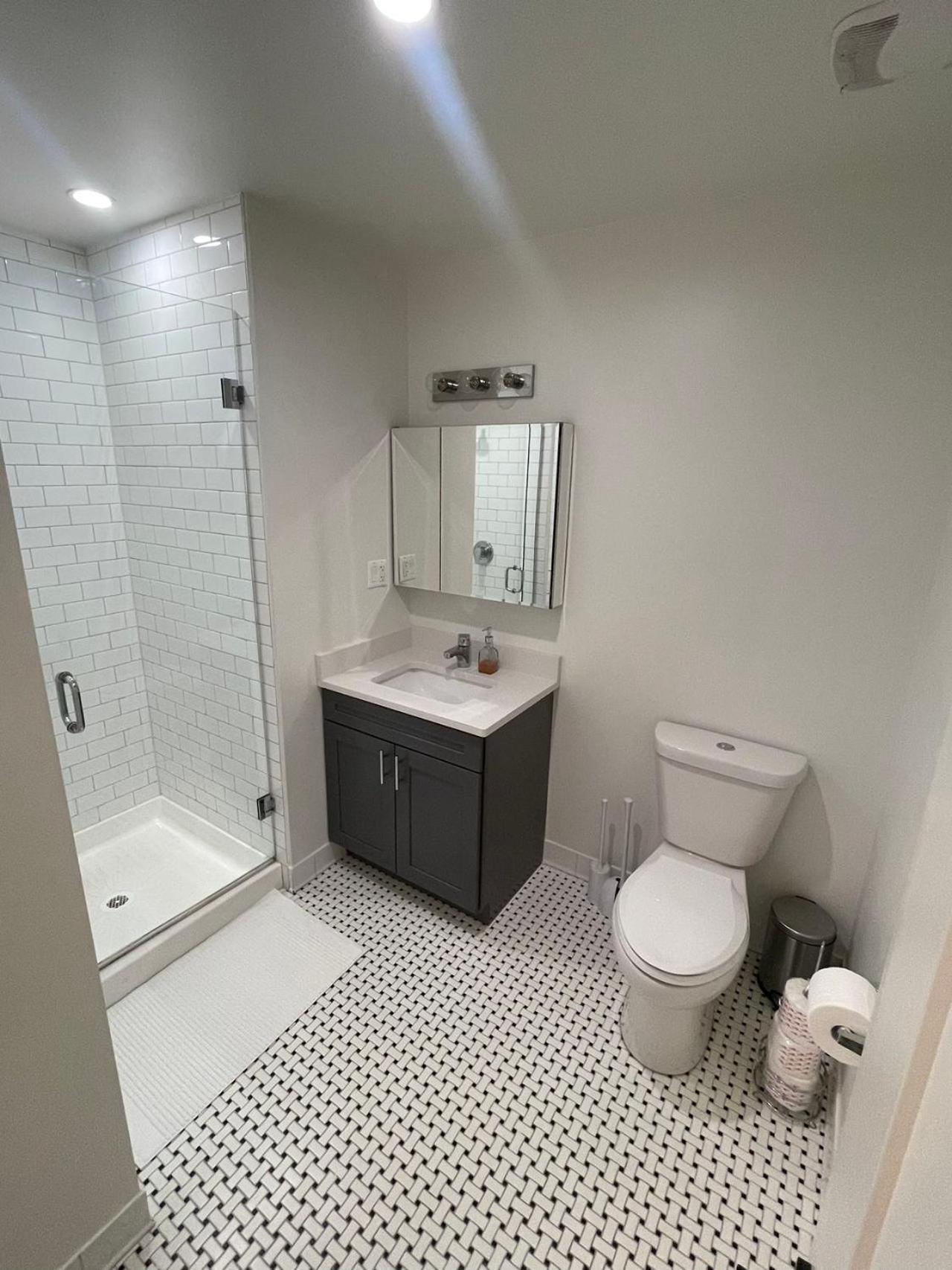 Guest house Modern Shared Near Downtown Chicago, Flexible Options And Shared Amenities *