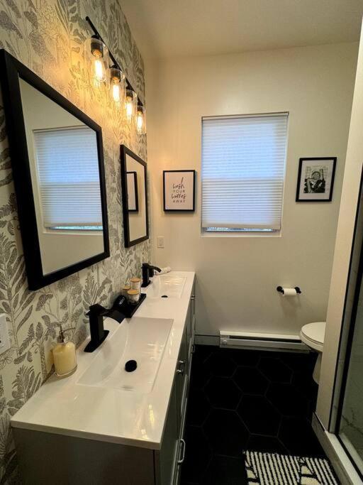 Chic Safari Haven - 2 Bd\2 Ba - Sleeps 8 Apartamento