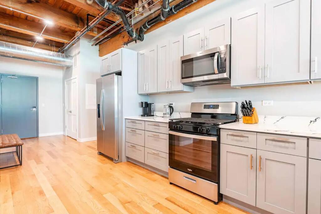 201loft Downtown Spacious Loft Sleeps 10 Apartamento