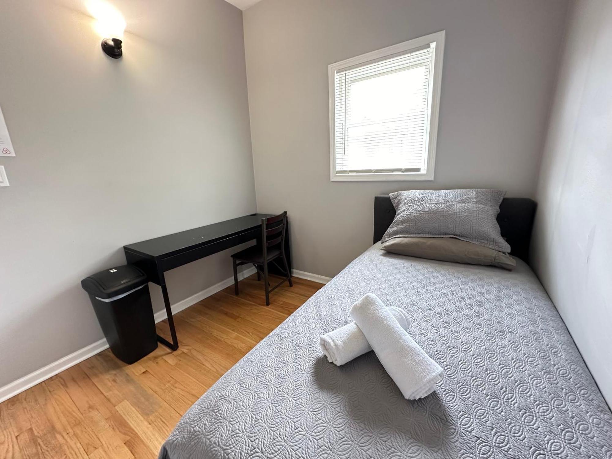 Wonderful Close To Downtown - Free Parking