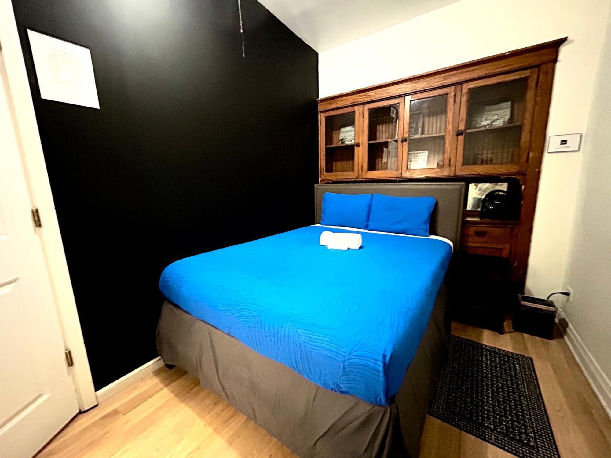 Stay Chicago Hostel *