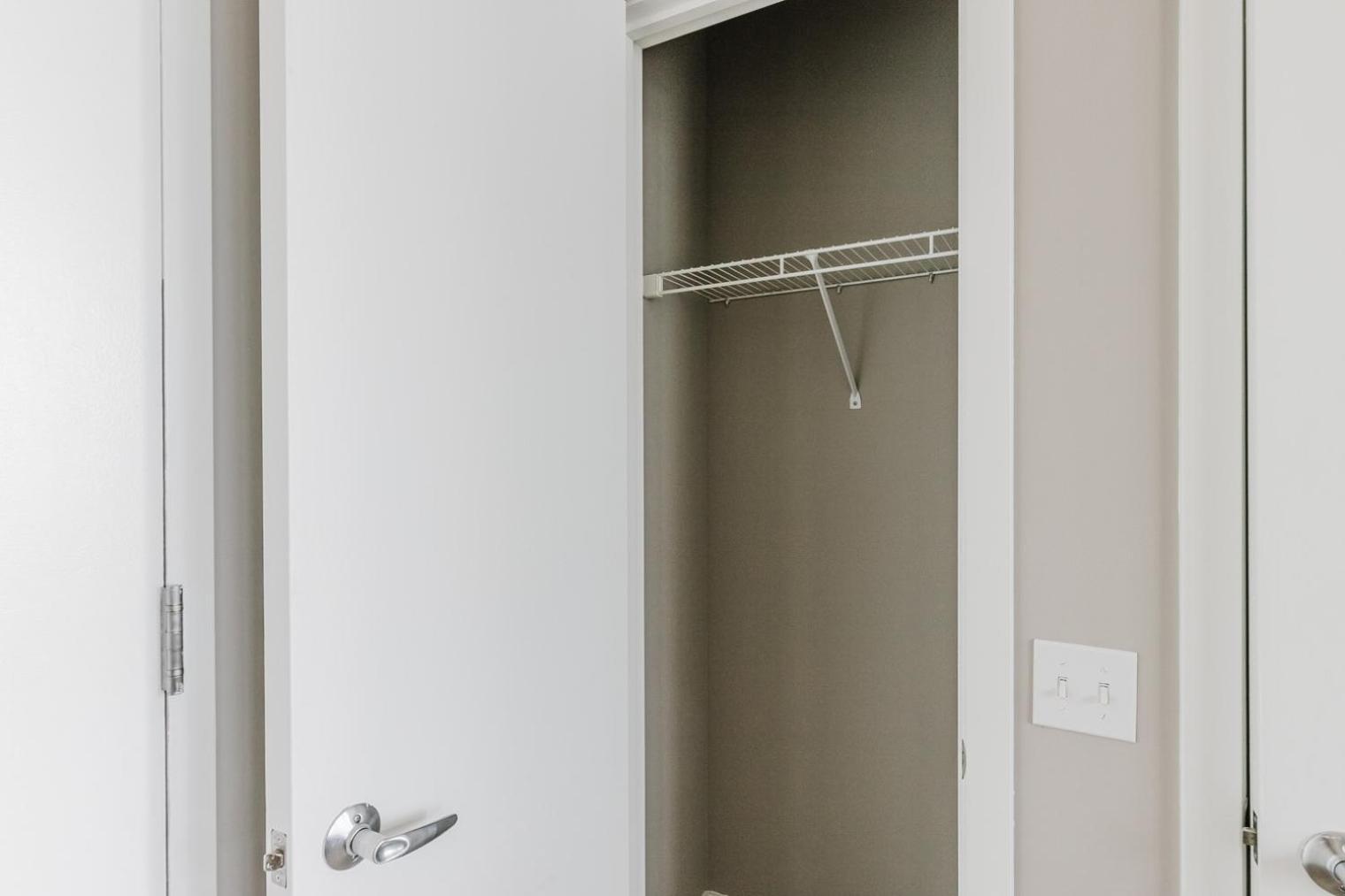 Blueground River North Pool Gym Nr Mile Chi-1141 * Chicago