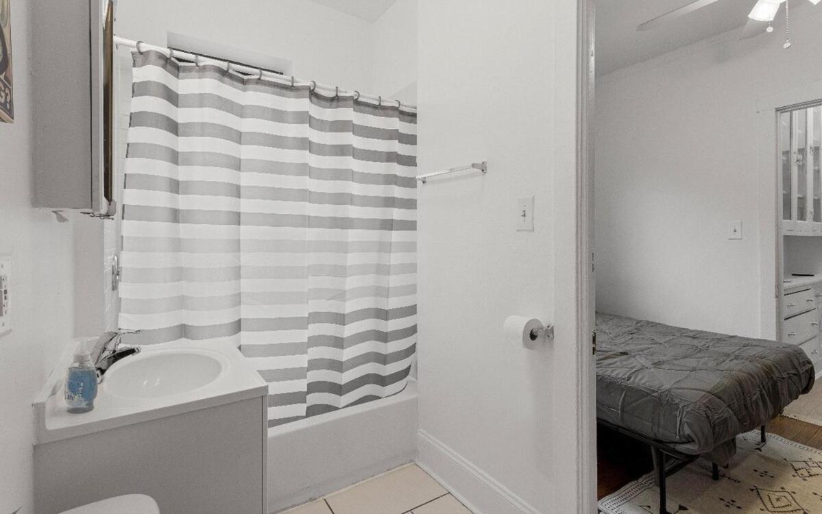 Charming 3br Escape In The Heart Of Hyde Park Apartment