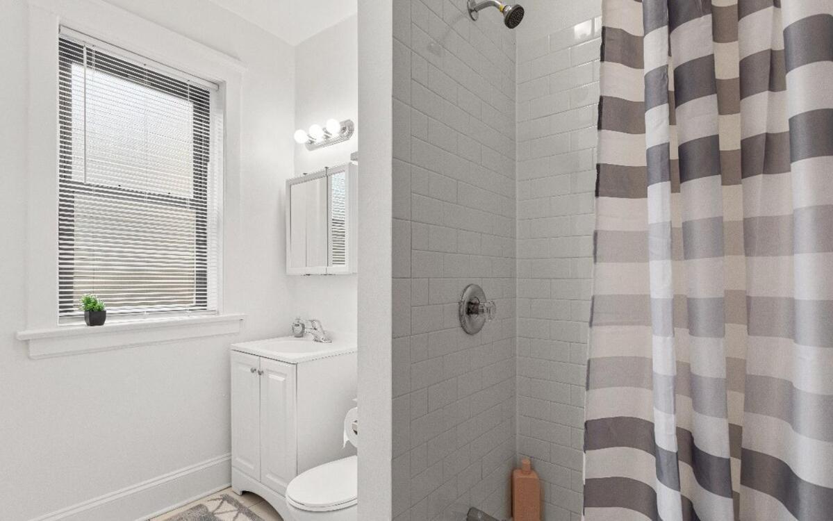 Charming 3br Escape In The Heart Of Hyde Park Chicago