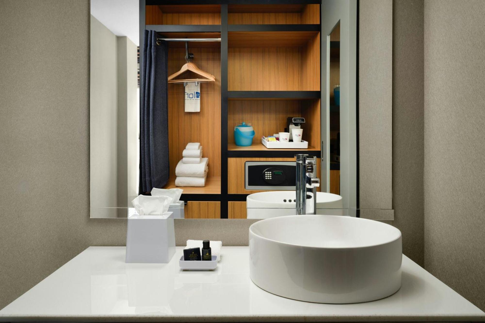 Hotel Aloft By Marriott Downtown River North 3*