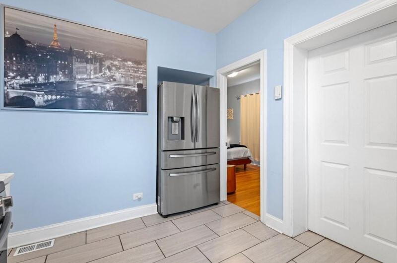 Apartment New Luxurious 5bd-2ba Home-free Wine-2car Parking Chicago