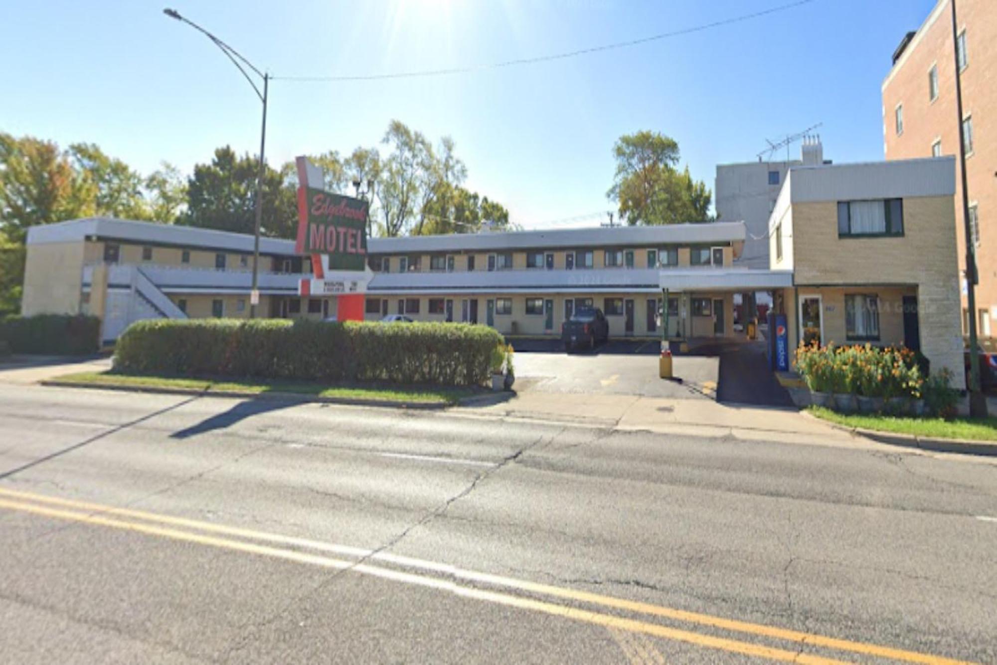 Hotel Oyo Edgebrook North Shore Chicago