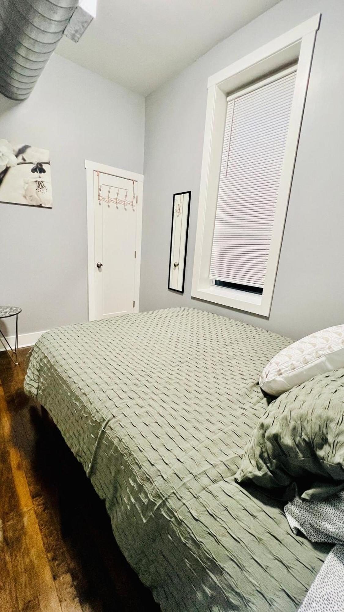 Modern Pilsen 2 Bedroom Chicago