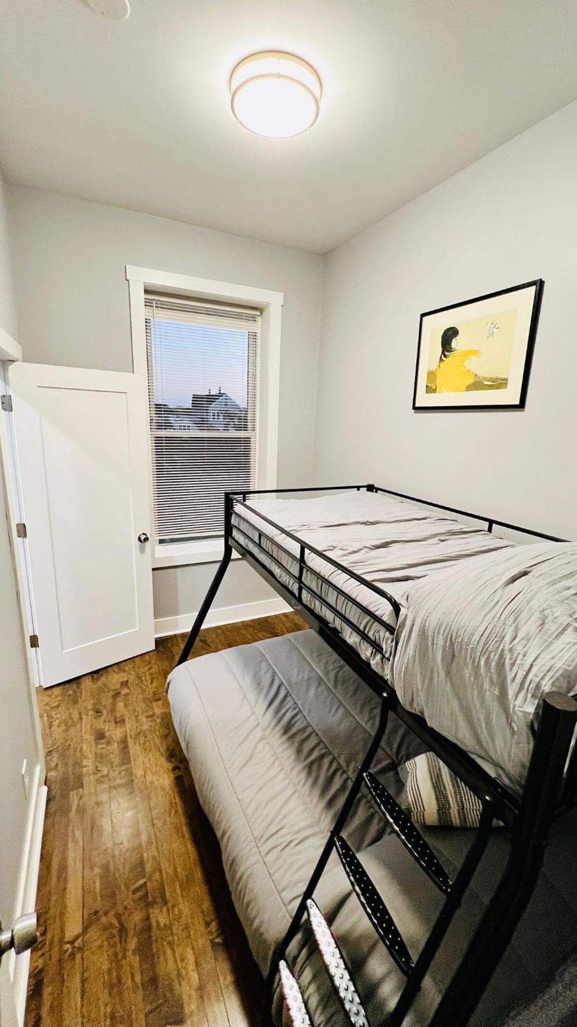 Modern Pilsen 2 Bedroom