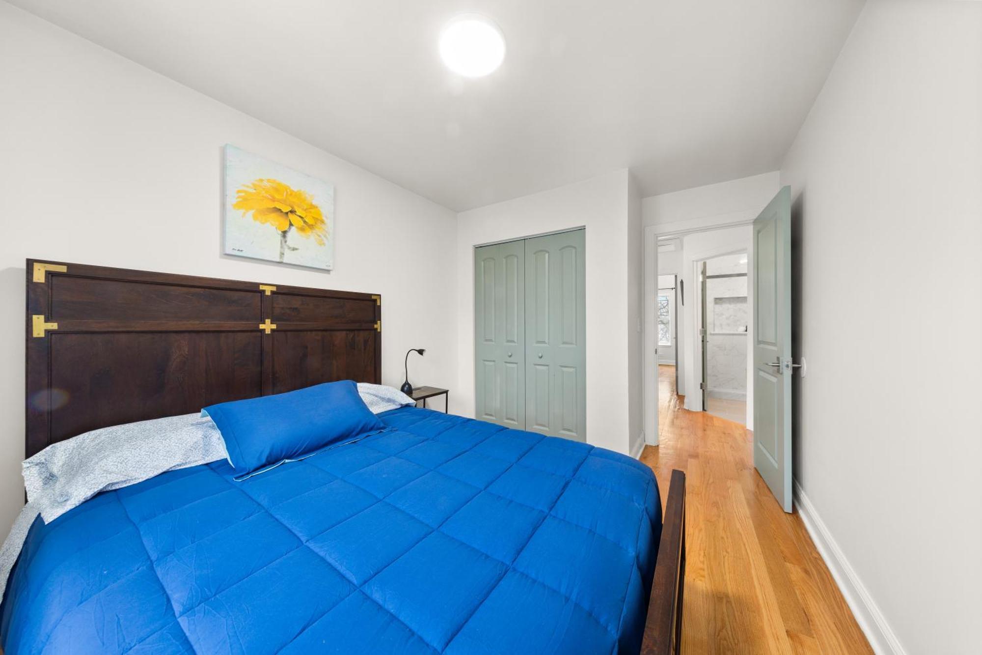 Perfect Location Across From Park & Train Station * Chicago