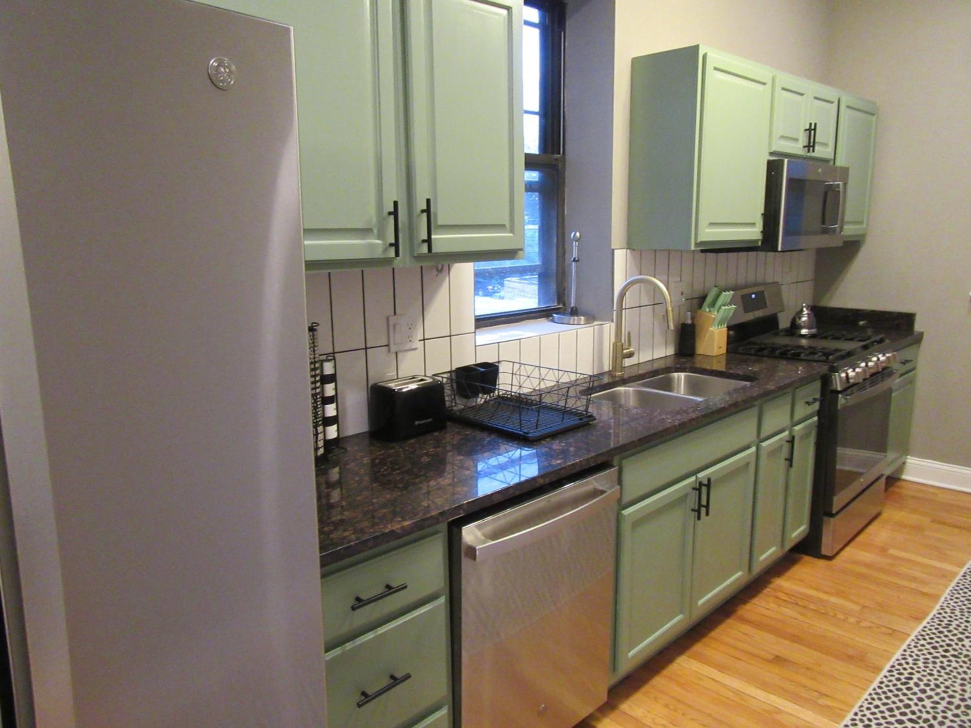 Drexel Apartments, Downtown Hyde Park