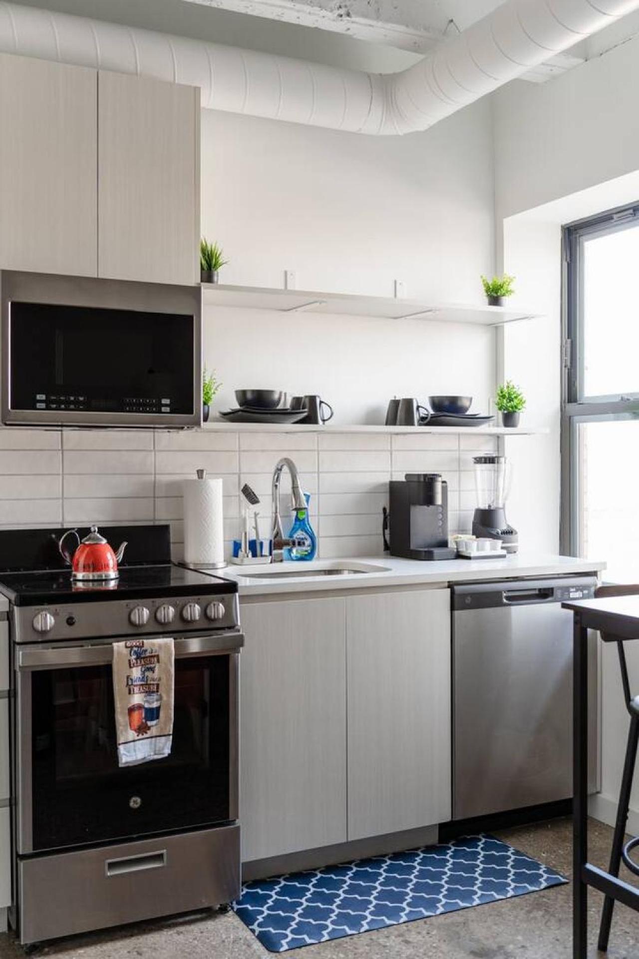 Artistic Loft Rooftop Uptown Montrose Gymwfh Apartment *