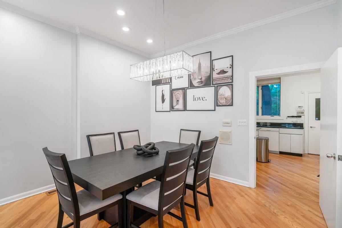 Gold Coast Pristine Rooftop Pooltable Parking Holiday home