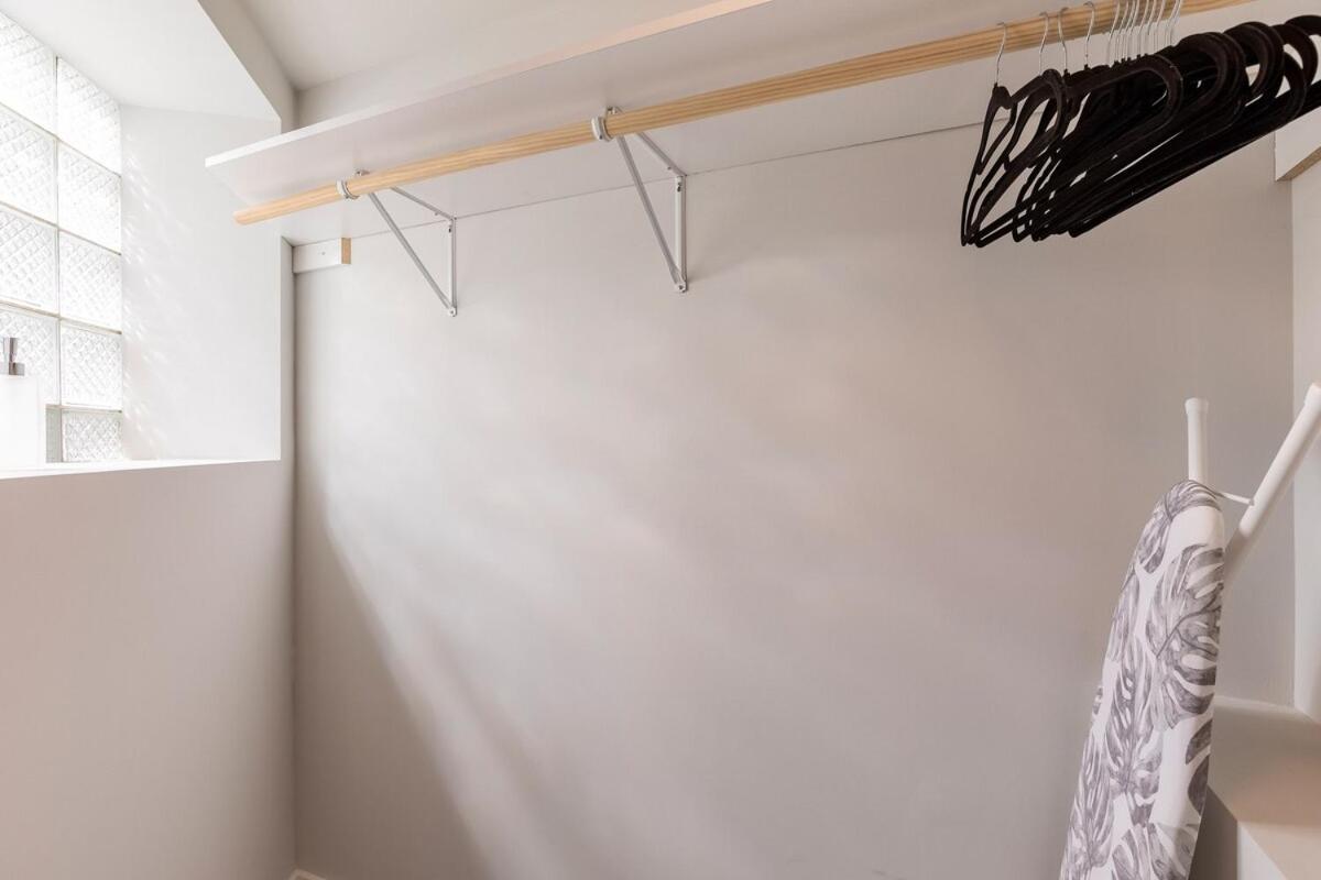 New Adorable Unit Located In Historic Greystone Apartment Chicago