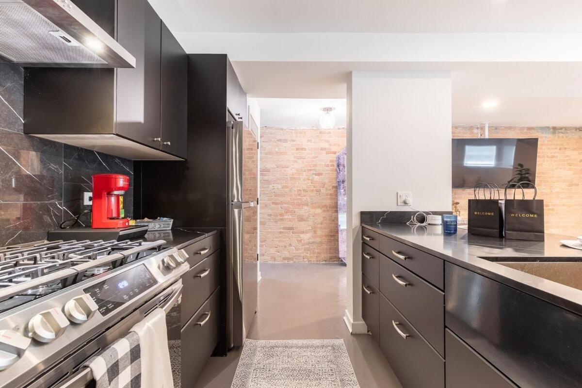 Apartment New Adorable Unit Located In Historic Greystone Chicago