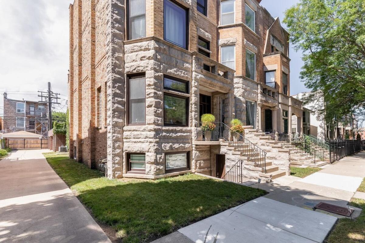 New Adorable Unit Located In Historic Greystone Apartment