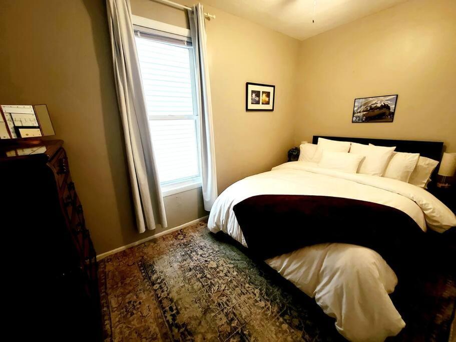 Apartment Hermosa House Eco-home - Peaceful Quiet 3br, Free Parking, Solar Powered, By Logan Square *