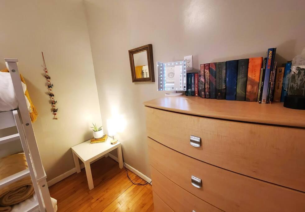 Hermosa House Eco-home - Peaceful Quiet 3br, Free Parking, Solar Powered, By Logan Square * Chicago