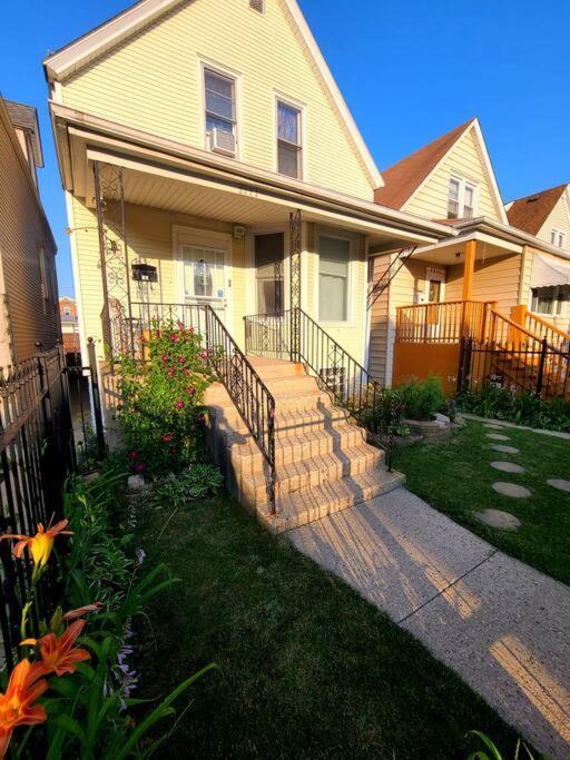 Apartment Hermosa House Eco-home - Peaceful Quiet 3br, Free Parking, Solar Powered, By Logan Square