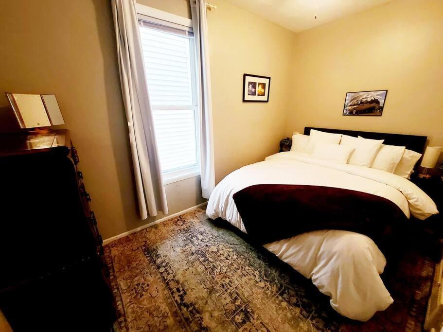 Apartment Hermosa House Eco-home - Peaceful Quiet 3br, Free Parking, Solar Powered, By Logan Square Chicago