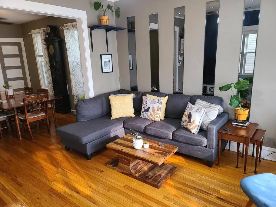 Apartment Hermosa House Eco-home - Peaceful Quiet 3br, Free Parking, Solar Powered, By Logan Square