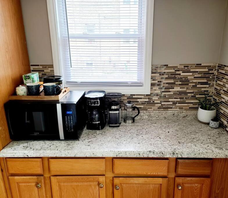 Hermosa House Eco-home - Peaceful Quiet 3br, Free Parking, Solar Powered, By Logan Square Apartment Chicago