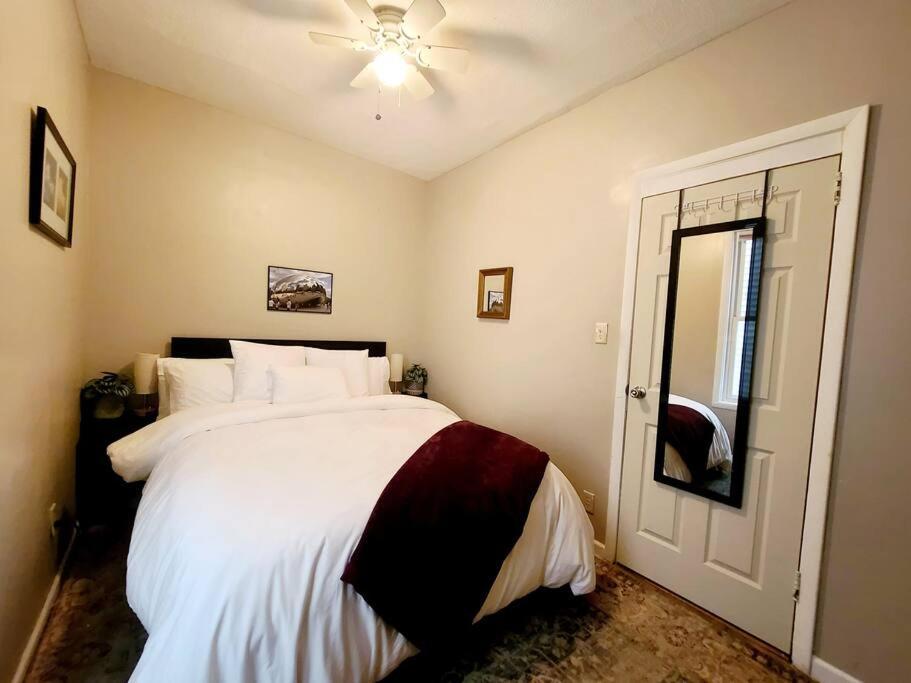 Hermosa House Eco-home - Peaceful Quiet 3br, Free Parking, Solar Powered, By Logan Square Chicago