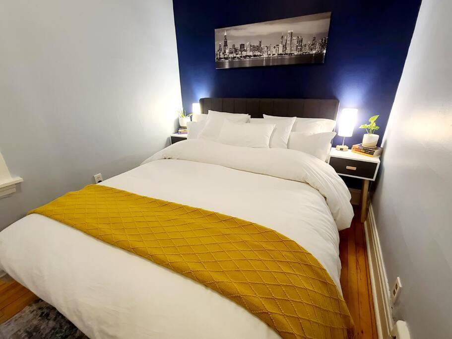 Apartment Hermosa House Eco-home - Peaceful Quiet 3br, Free Parking, Solar Powered, By Logan Square Chicago