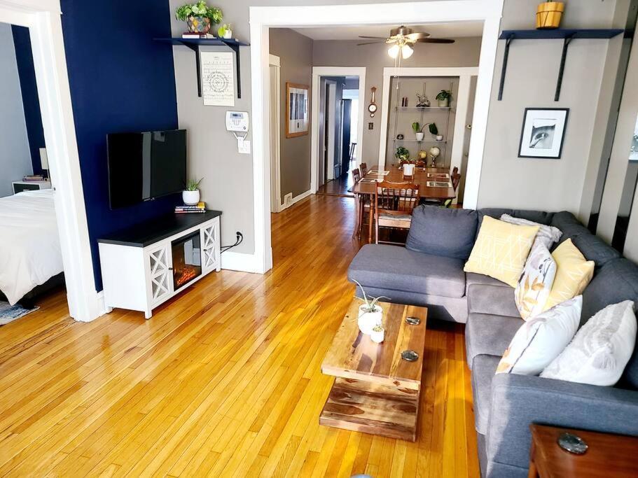 Hermosa House Eco-home - Peaceful Quiet 3br, Free Parking, Solar Powered, By Logan Square Chicago