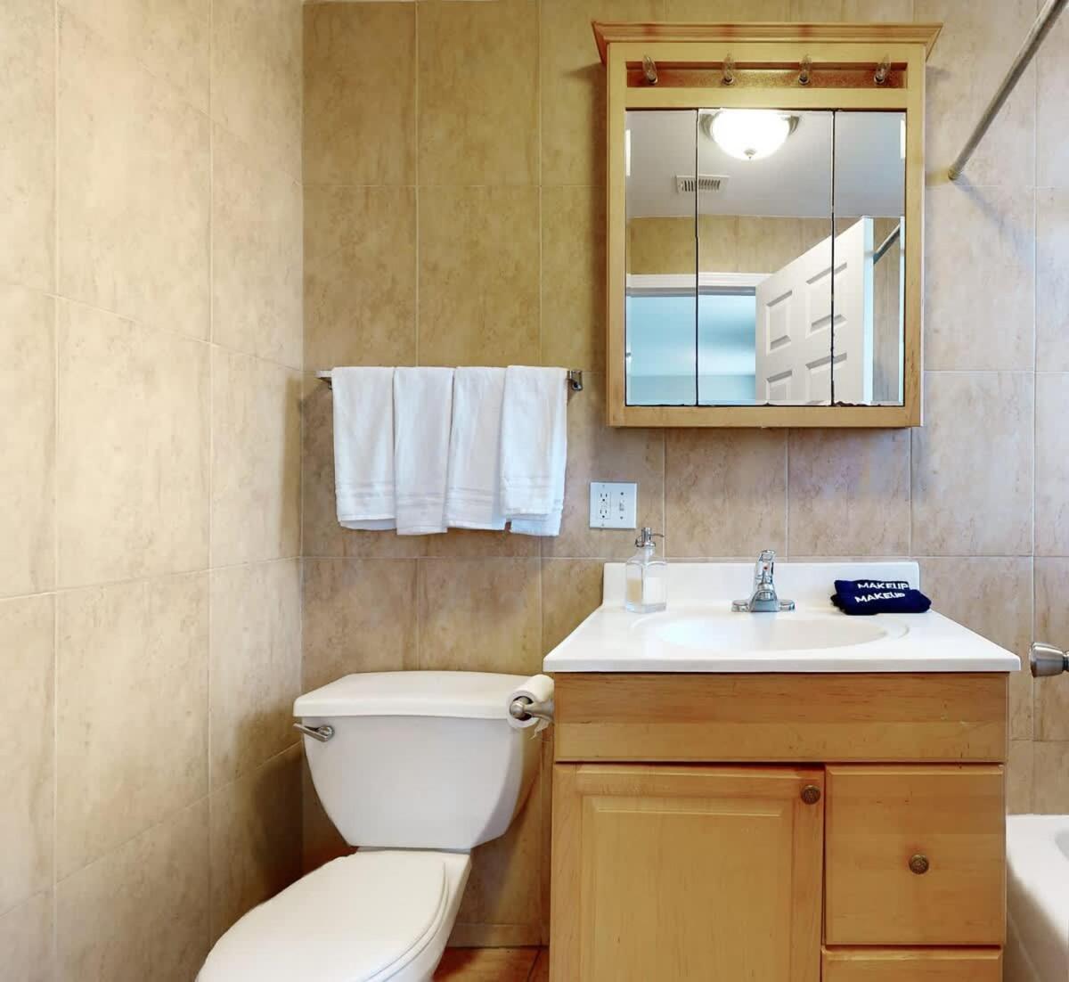 Sleek Urban Retreat Steps From Il Med District Apartamento Chicago