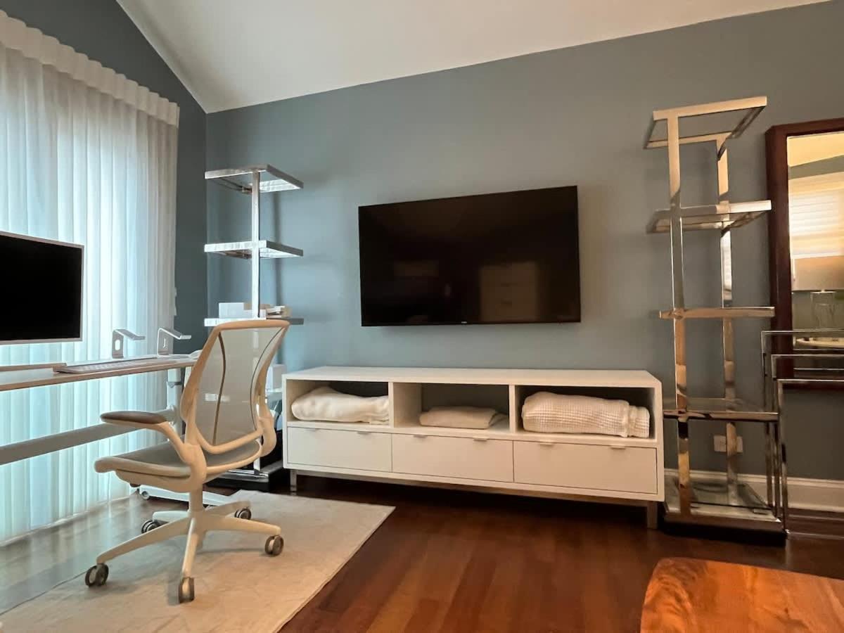 Casa de Férias 3-story Townhome Free Parking Private Patio Washer-dryer *