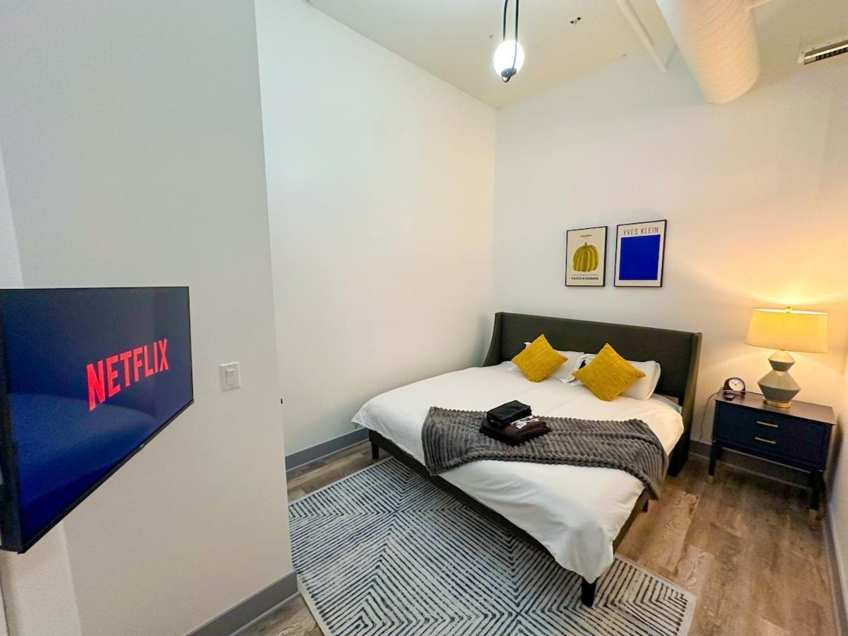 Luxury 6br With Pool Table Sleeps 12 Perfect For Group Near Mccormick Place, Grant Park And Soldier Field * Chicago