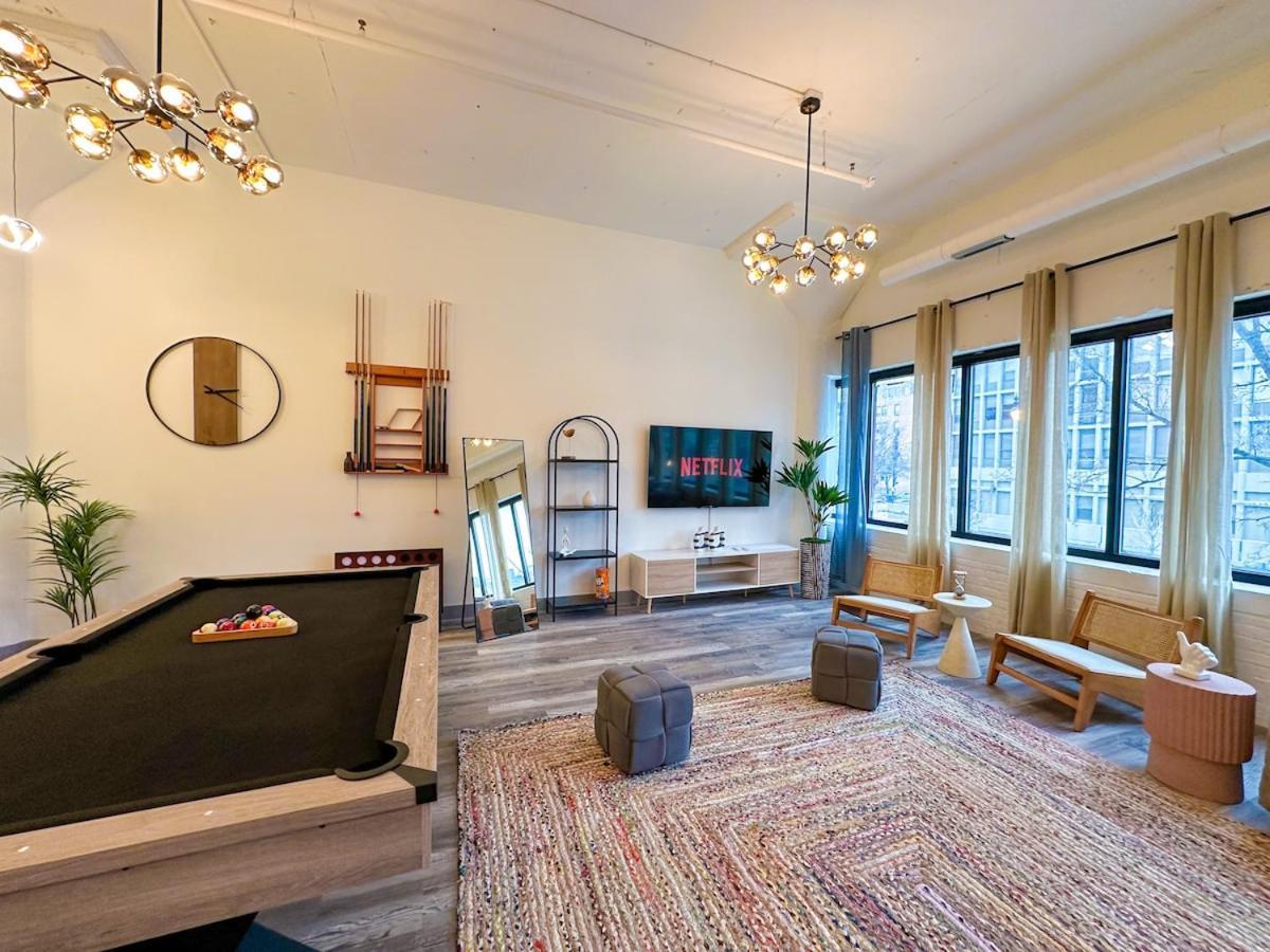 Luxury 6br With Pool Table Sleeps 12 Perfect For Group Near Mccormick Place, Grant Park And Soldier Field Apartment *