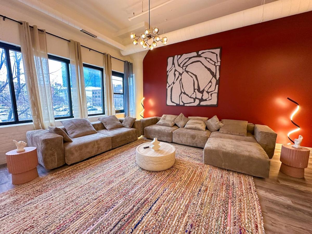 Luxury 6br With Pool Table Sleeps 12 Perfect For Group Near Mccormick Place, Grant Park And Soldier Field