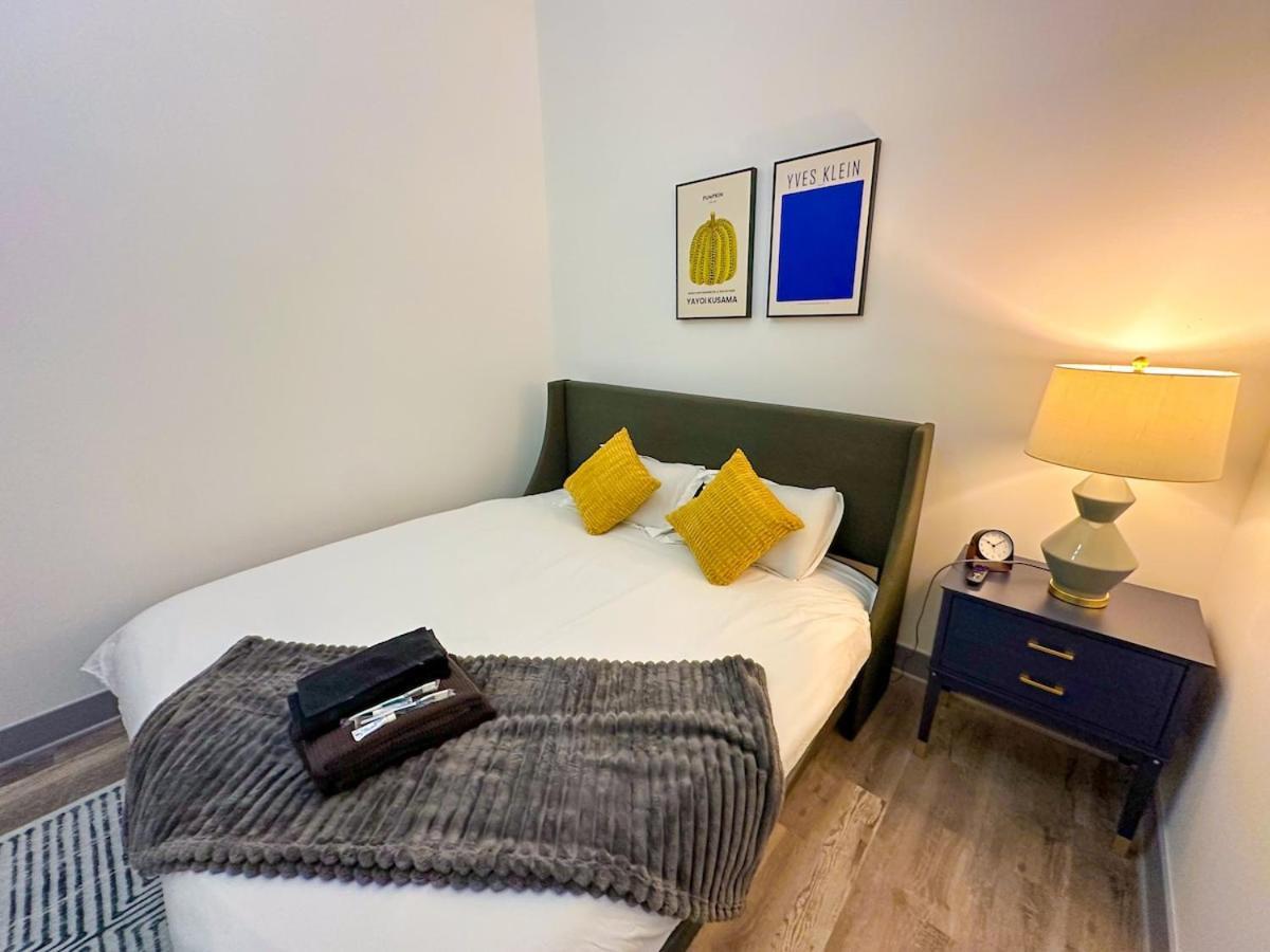 Luxury 6br With Pool Table Sleeps 12 Perfect For Group Near Mccormick Place, Grant Park And Soldier Field Apartment *