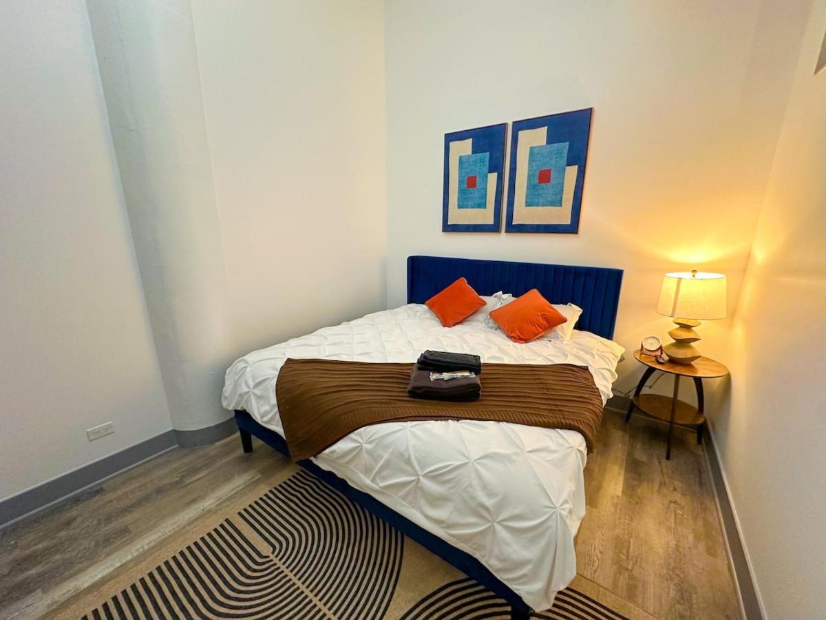 Apartment Luxury 6br With Pool Table Sleeps 12 Perfect For Group Near Mccormick Place, Grant Park And Soldier Field Chicago