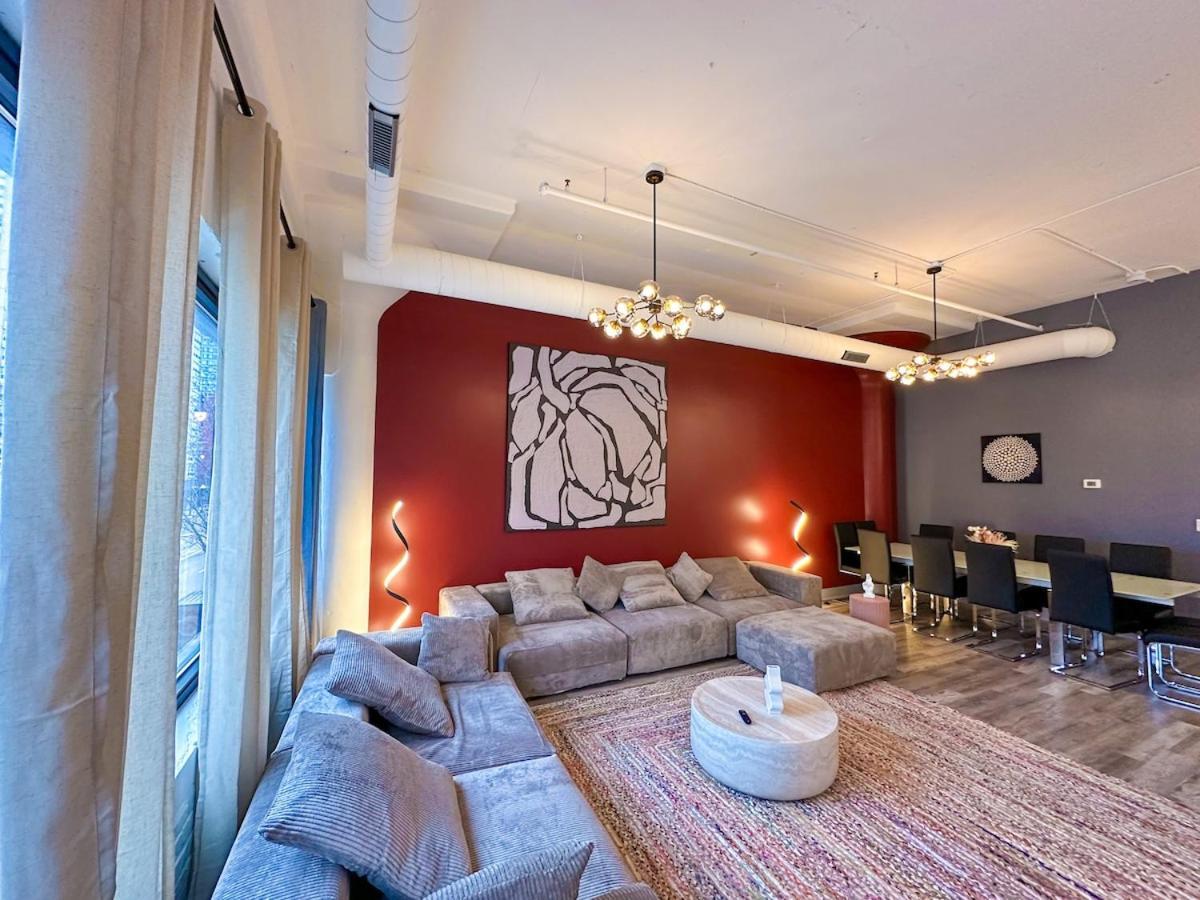 Luxury 6br With Pool Table Sleeps 12 Perfect For Group Near Mccormick Place, Grant Park And Soldier Field Apartment *