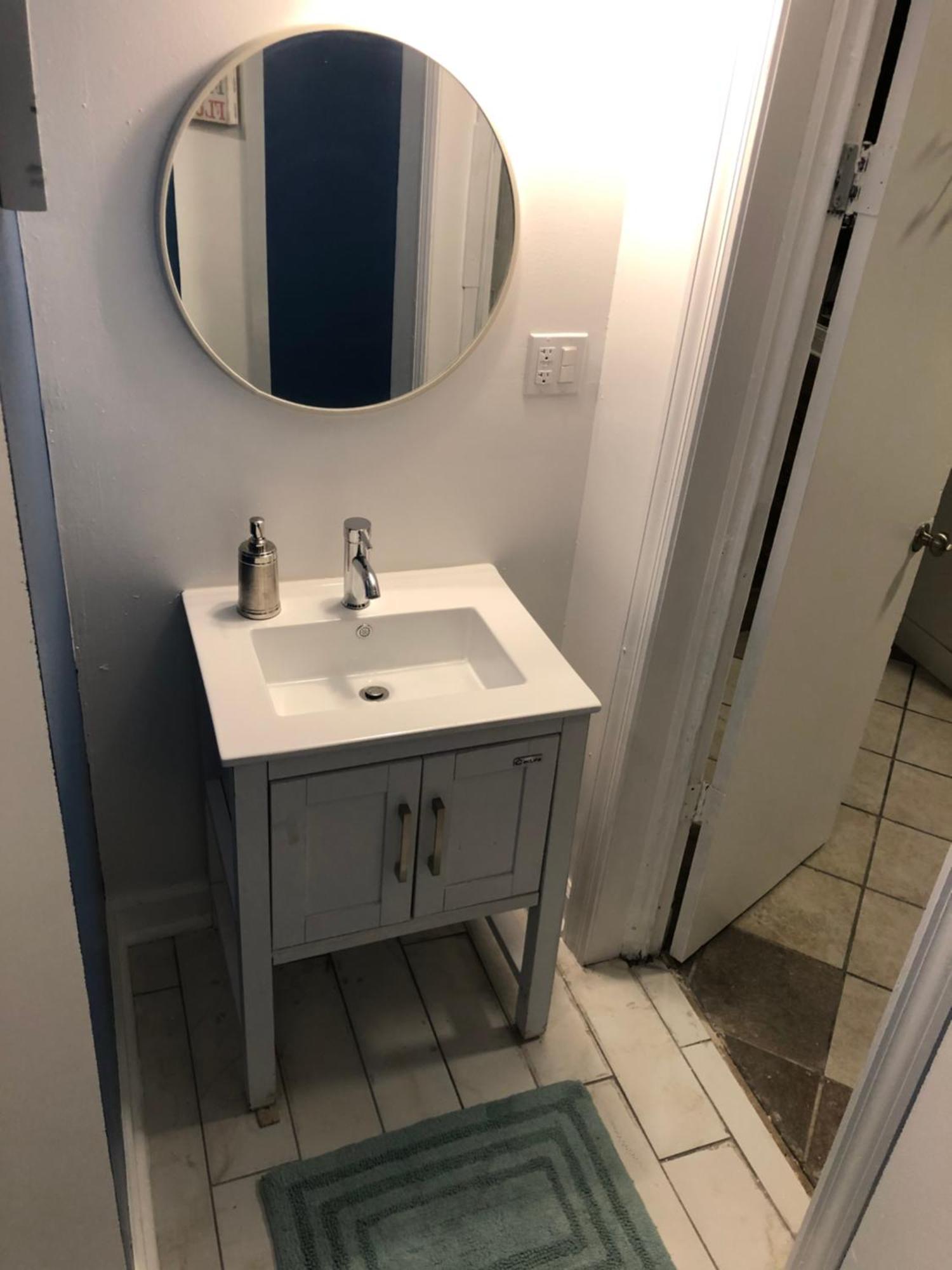 Urban Coach Penthouse - Near Train, Medical District, And Downtown Apartment