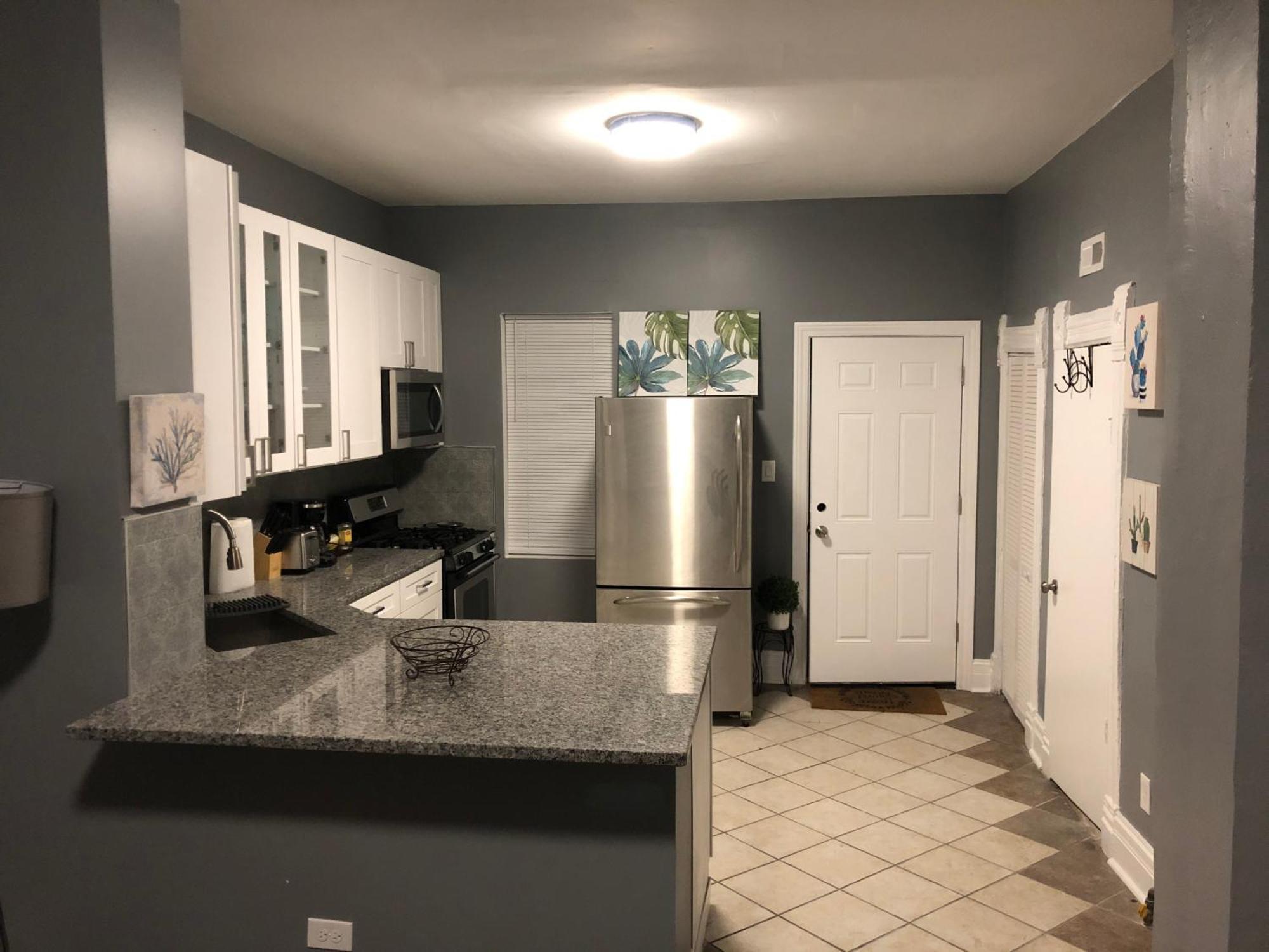 Apartment Urban Coach Penthouse - Near Train, Medical District, And Downtown