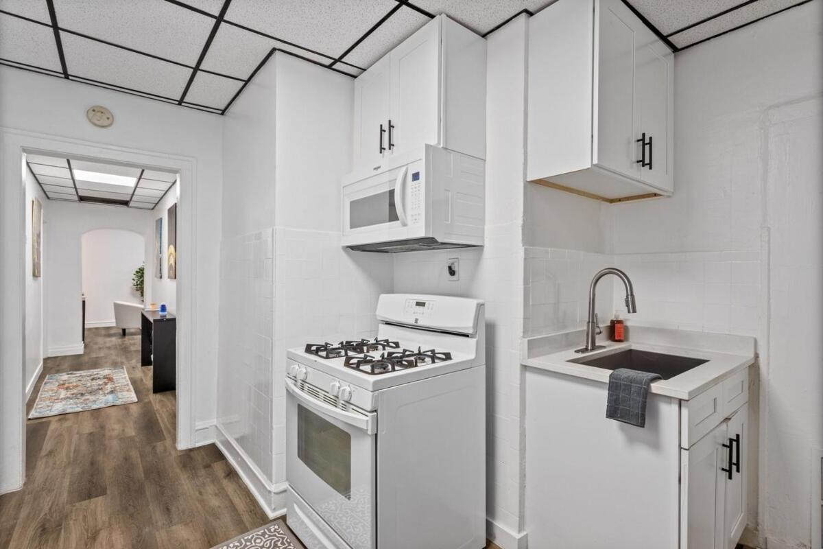 Chic 2br Getaway Queen Beds Fast Wifi Apartment Chicago