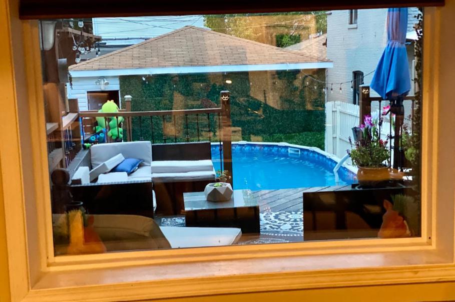 Apartment Stunning In Prime With Private Pool *