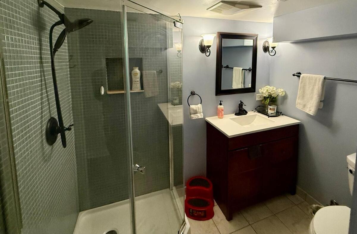 Stunning In Prime With Private Pool Apartment Chicago