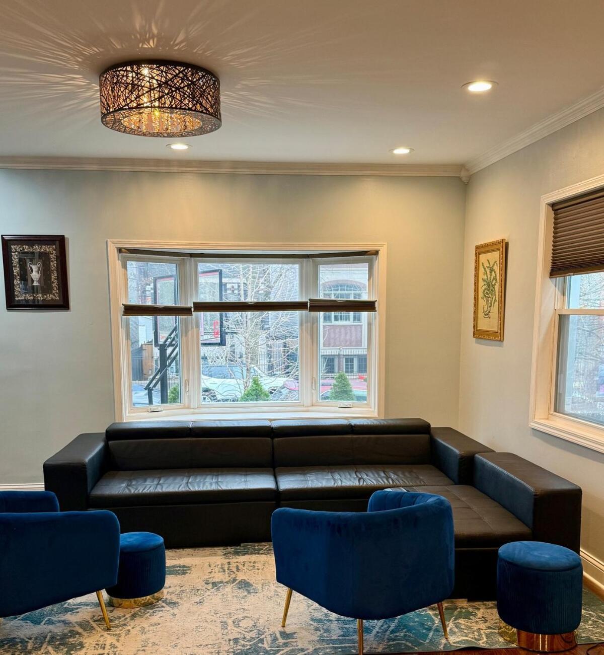 Stunning In Prime With Private Pool Apartment *