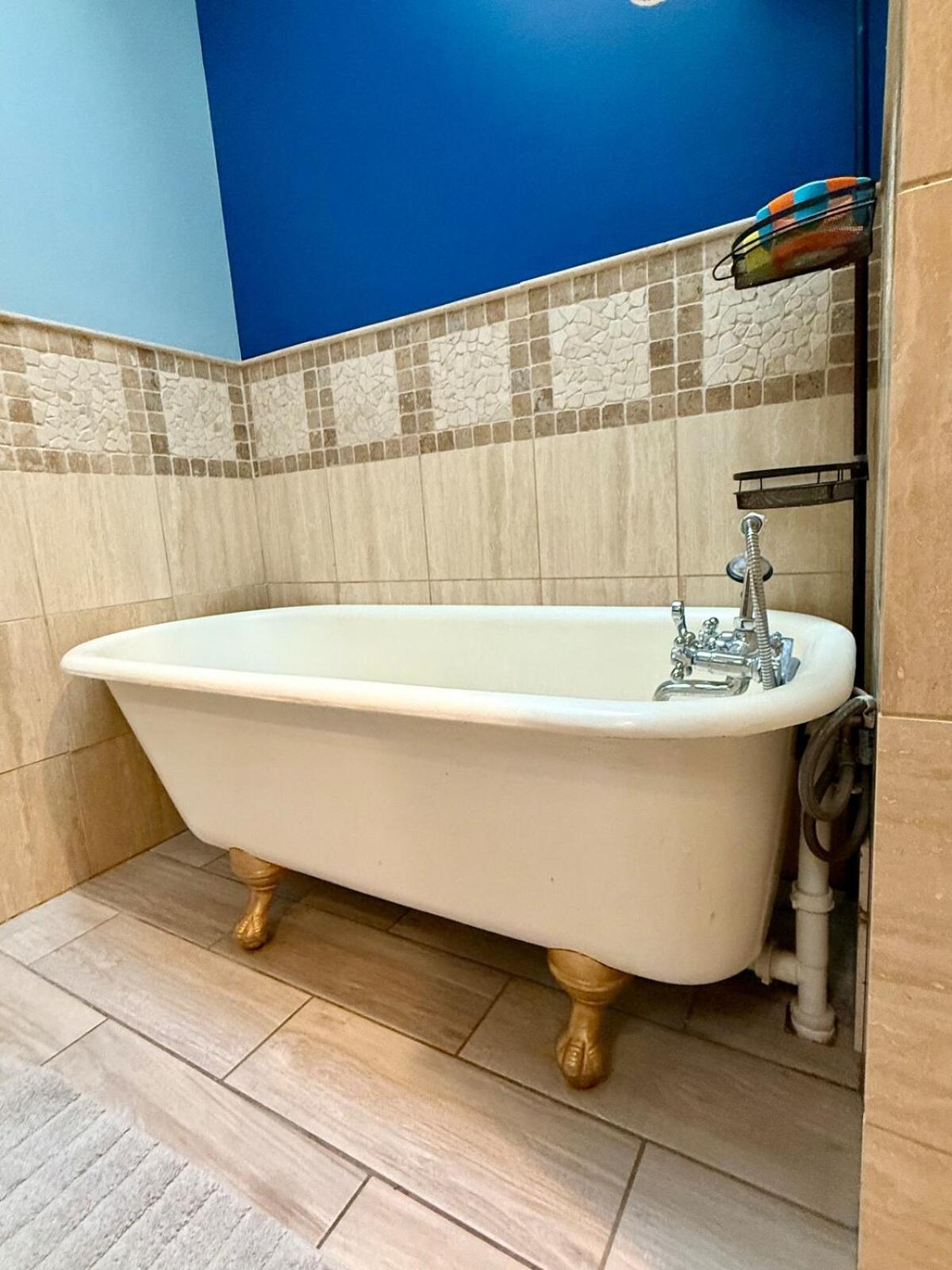 Stunning In Prime With Private Pool Chicago