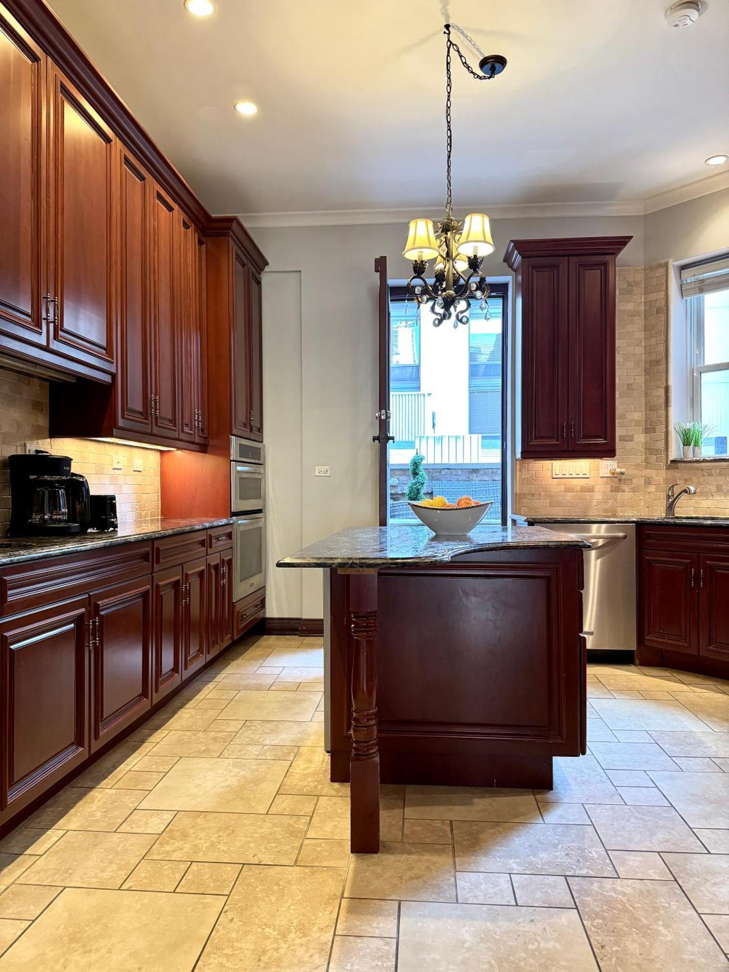 Spectacular Gilded Age 6 Bedroom Gold Coast Mansion With Deck Holiday home Chicago