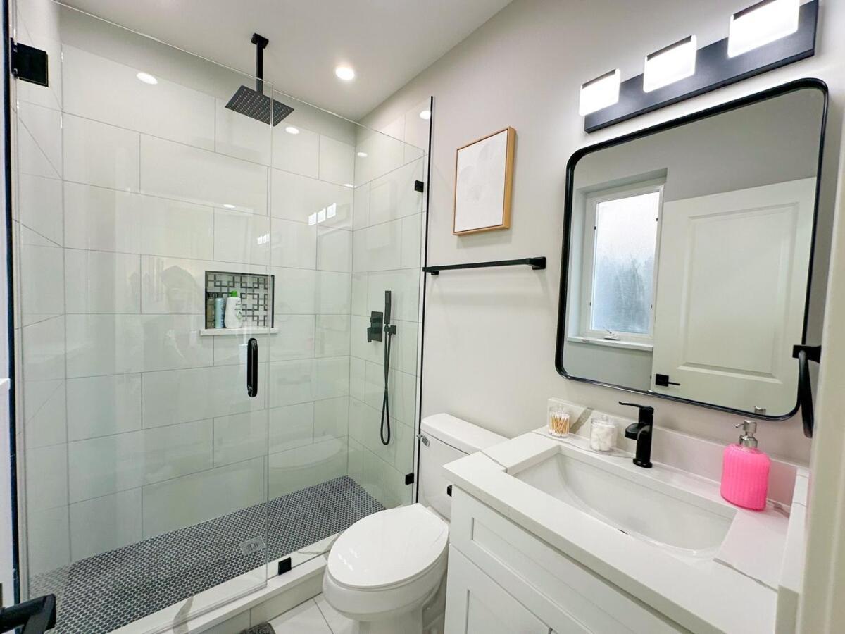 Apartment Pilsen Art Center Family Friendly 3Br Retreat With Free Parking Near Medical District, Douglas Park And University Illinois Chicago Chicago