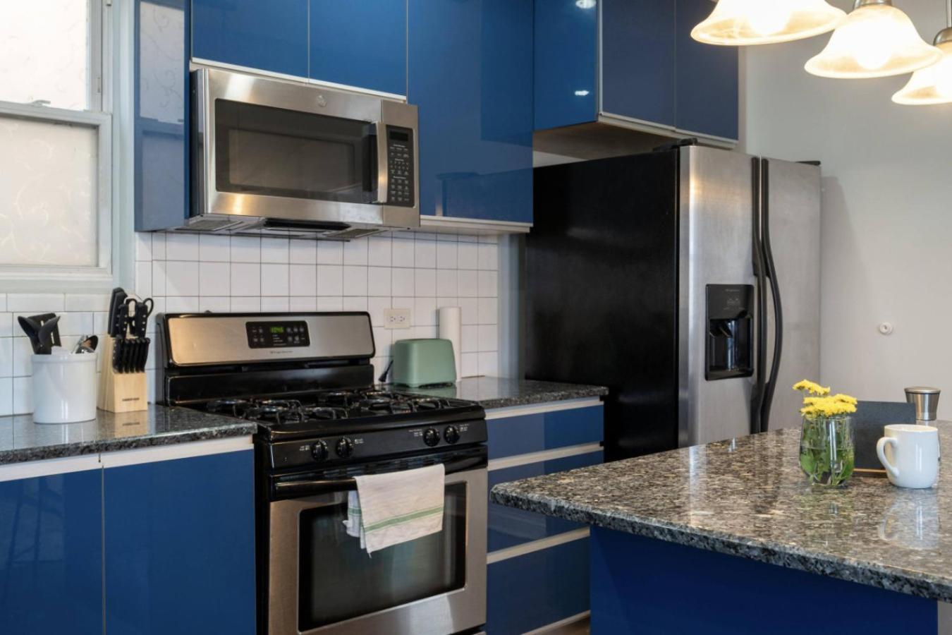 Logan Square Penthouse With Parking And Patio