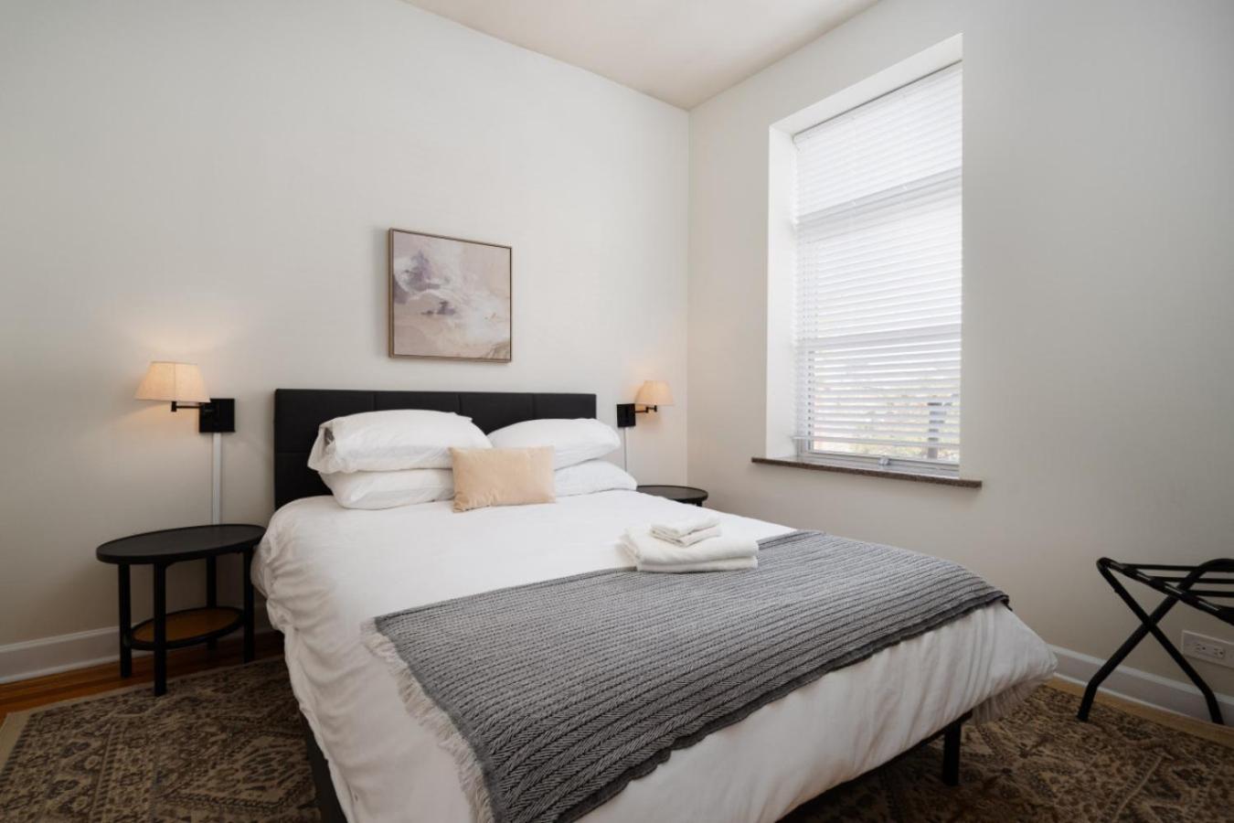 Ukrainian Village 3br Apartment Chicago
