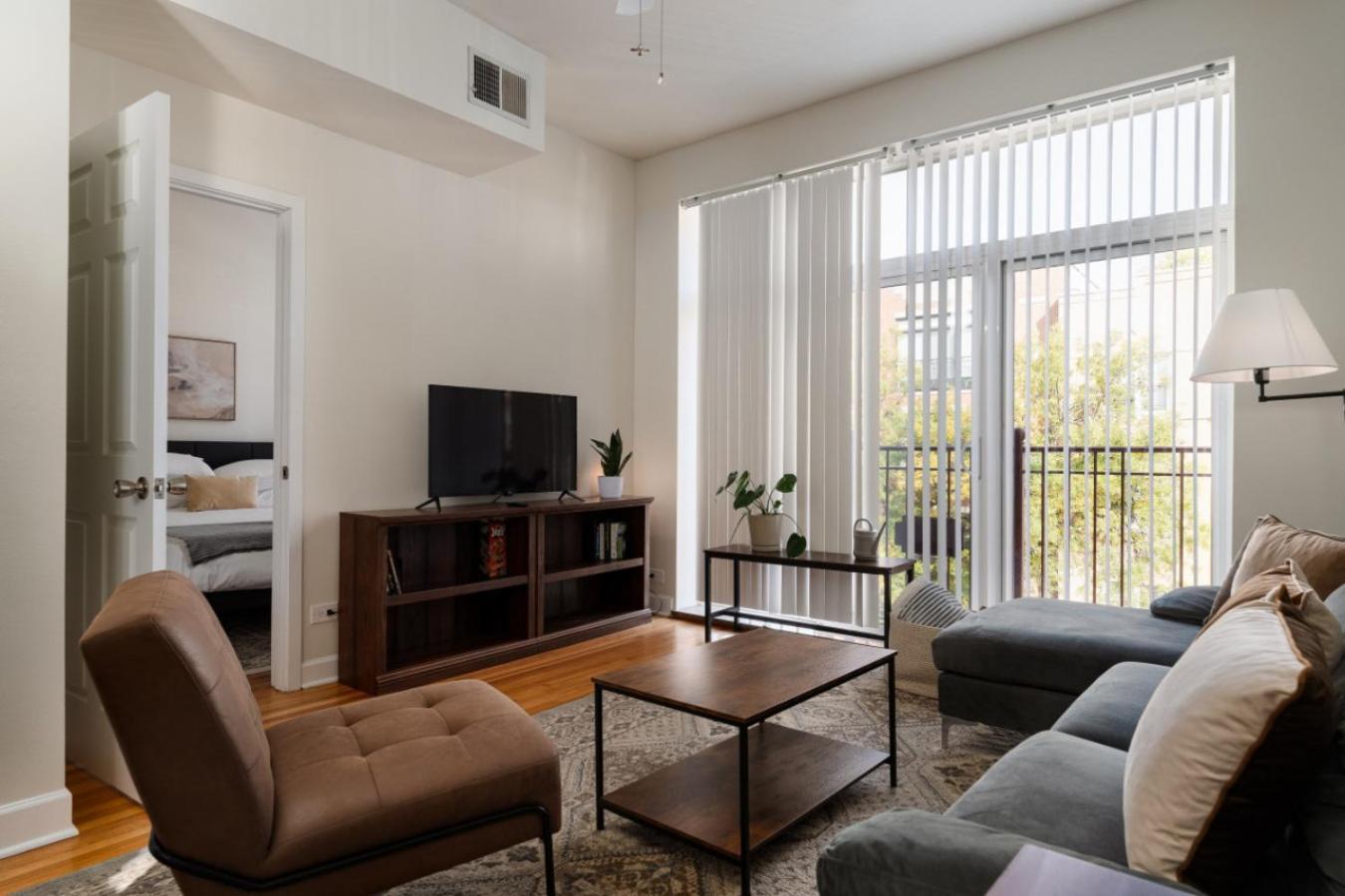Ukrainian Village 3br * Chicago